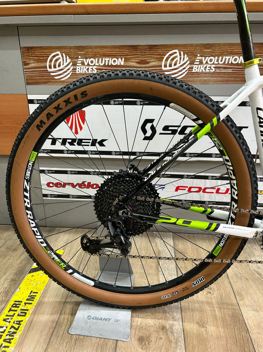 Tamaño de carreras de fábrica de Cannondale F29 L - Usado
