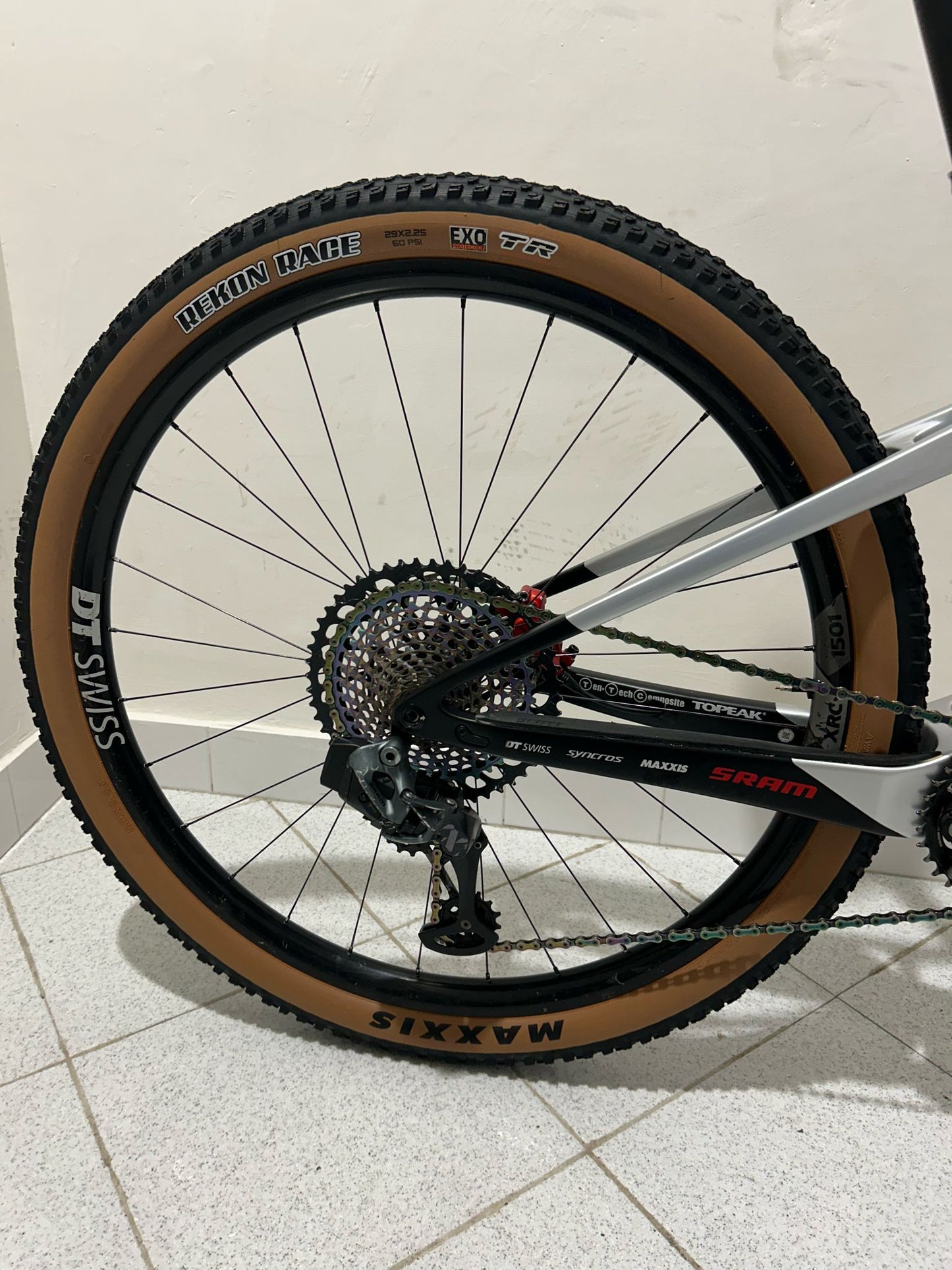 Scott Spark RC Edição Limitada "N1NO Schurter" Tamanho M - Usado