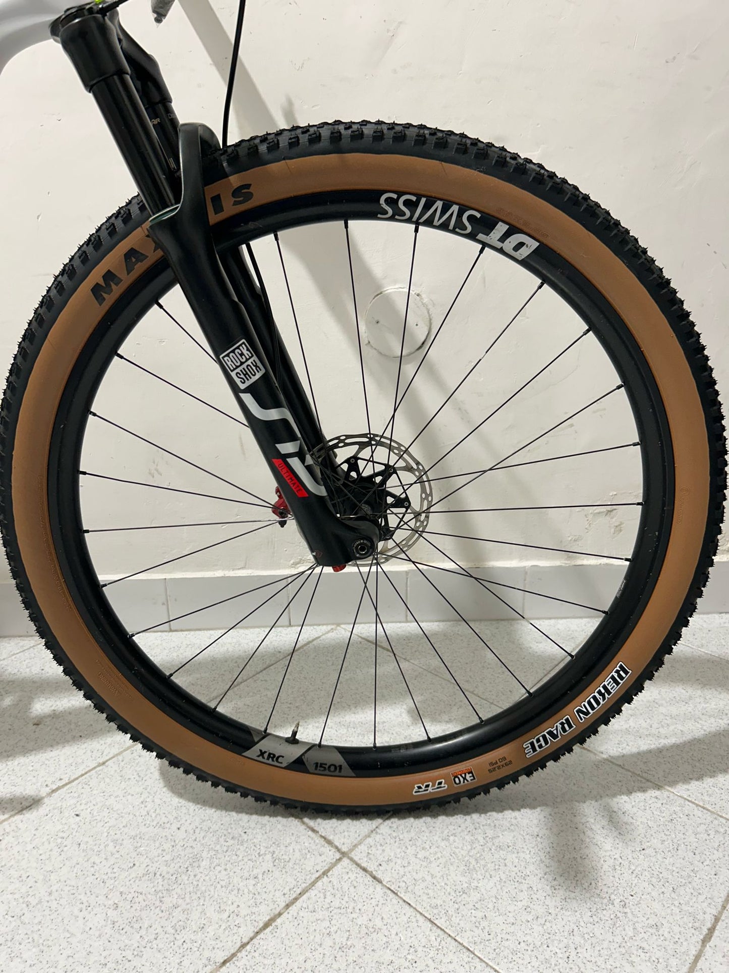 Scott Spark RC Edição Limitada "N1NO Schurter" Tamanho M - Usado