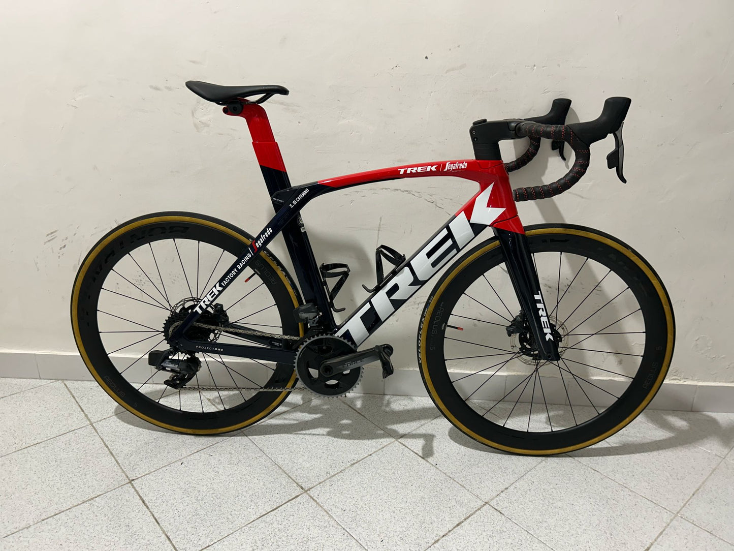 Trek Madone SLR 7 AXS Gen 6 Tamanho 56 - Usado