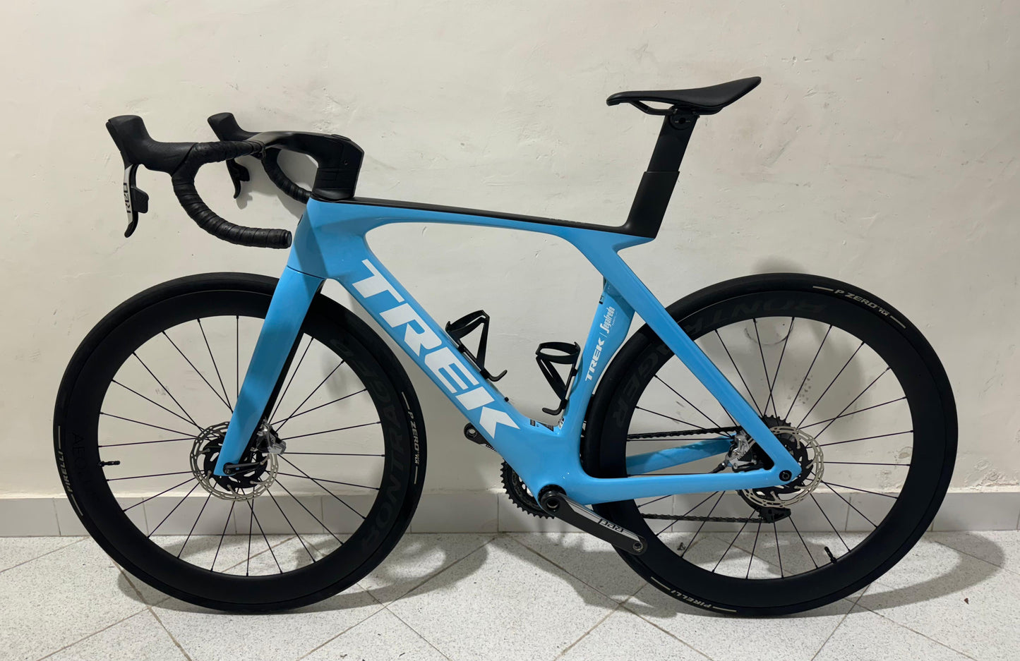 Trek Madone SLR 9 AXS Gen 7 Tamanho 56 - Usado