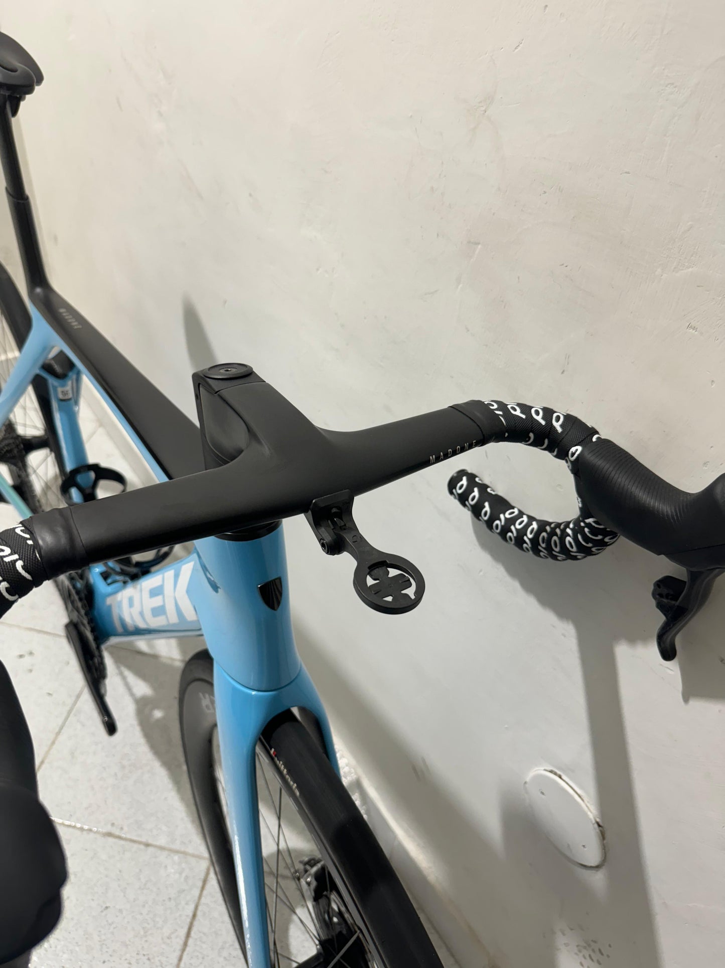 Trek Madone SLR 9 AXS Gen 7 Tamanho 56 - Usado