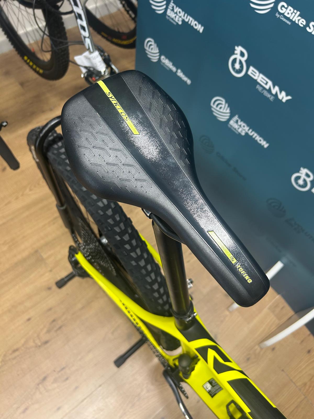 Scott Escamas RC Tamaño de la copa mundial M - Usado