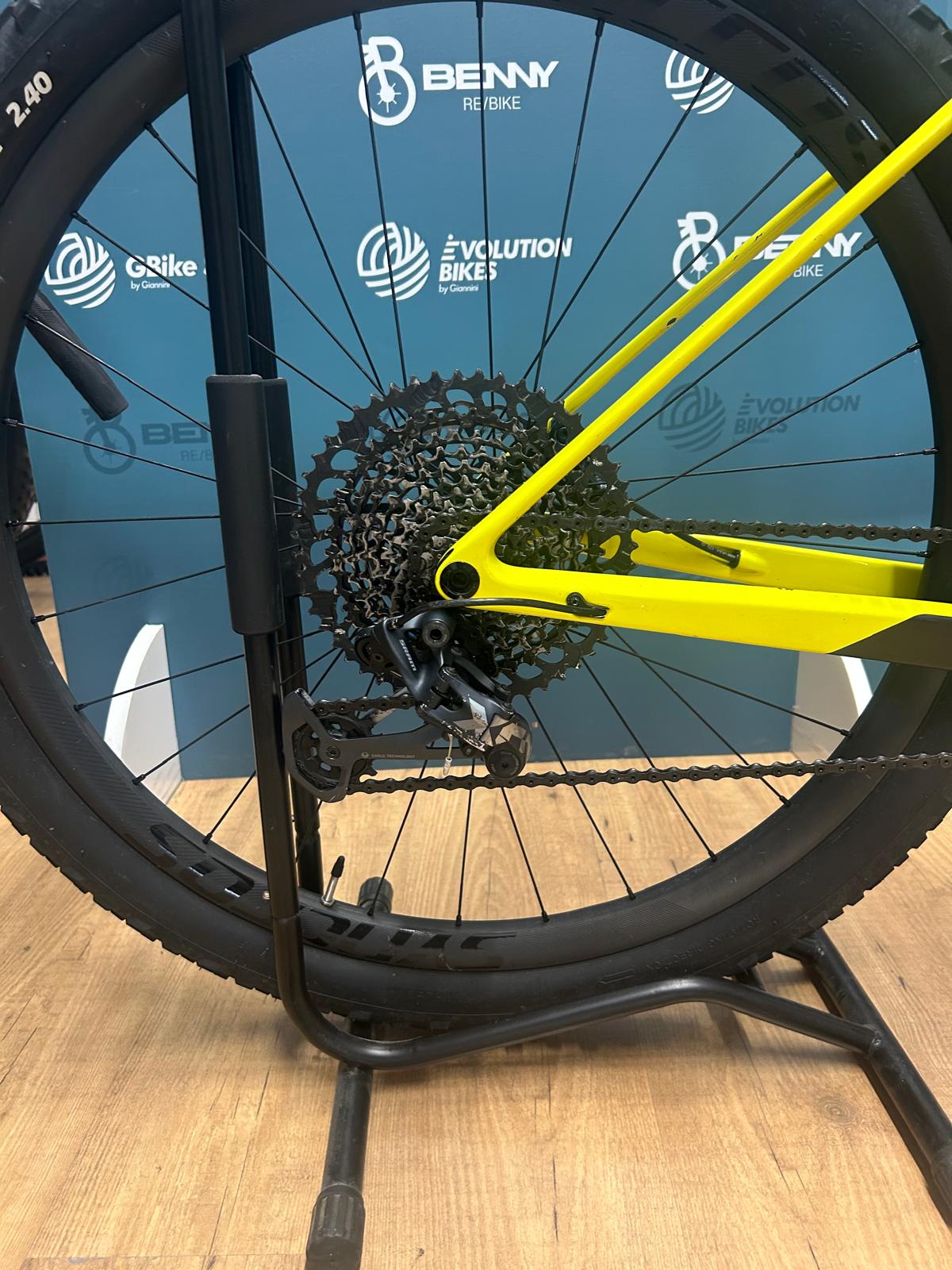 Scott Escamas RC Tamaño de la copa mundial M - Usado