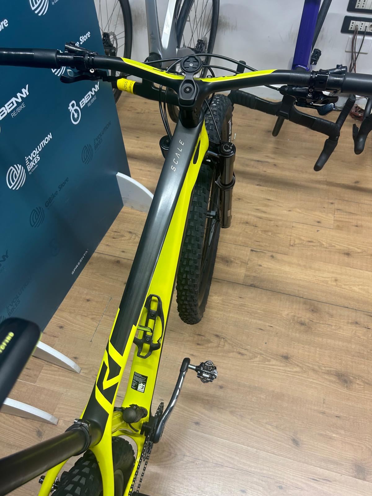 Scott Escamas RC Tamaño de la copa mundial M - Usado