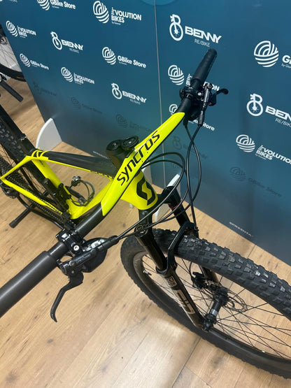 Scott Escamas RC Tamaño de la copa mundial M - Usado