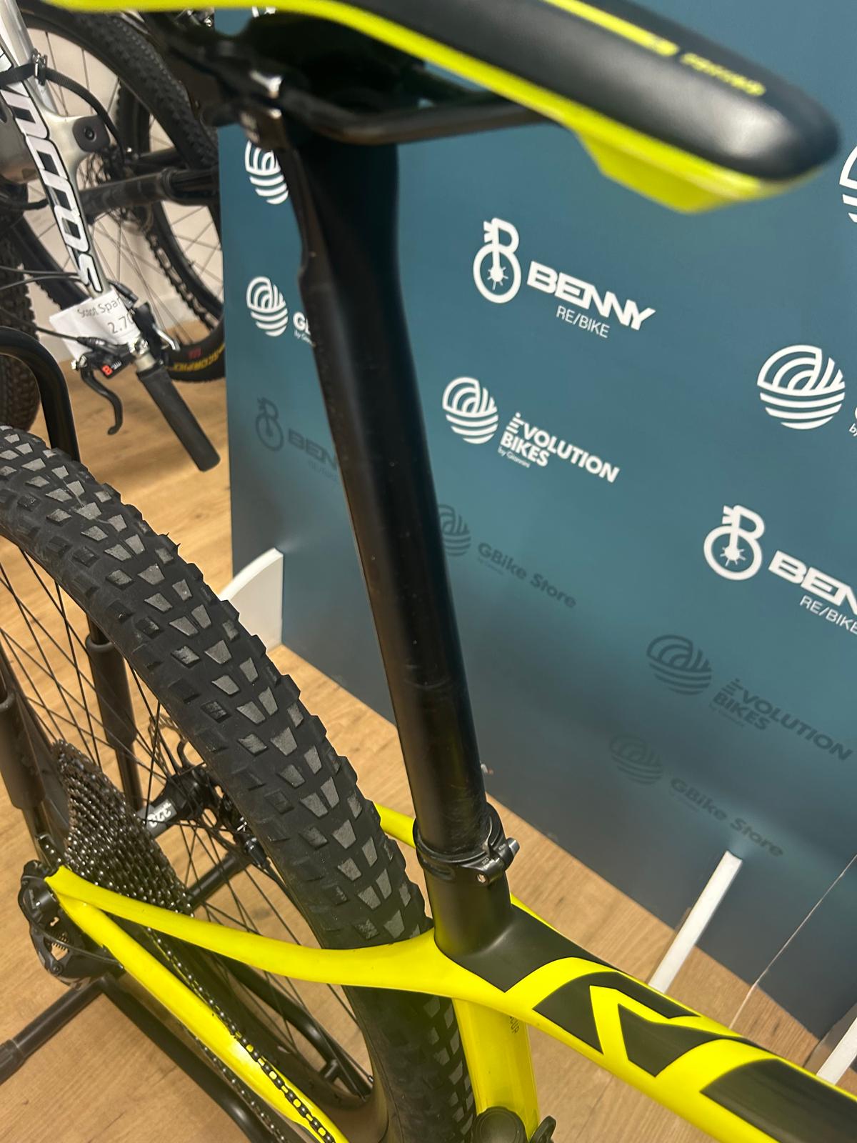 Scott Escamas RC Tamaño de la copa mundial M - Usado