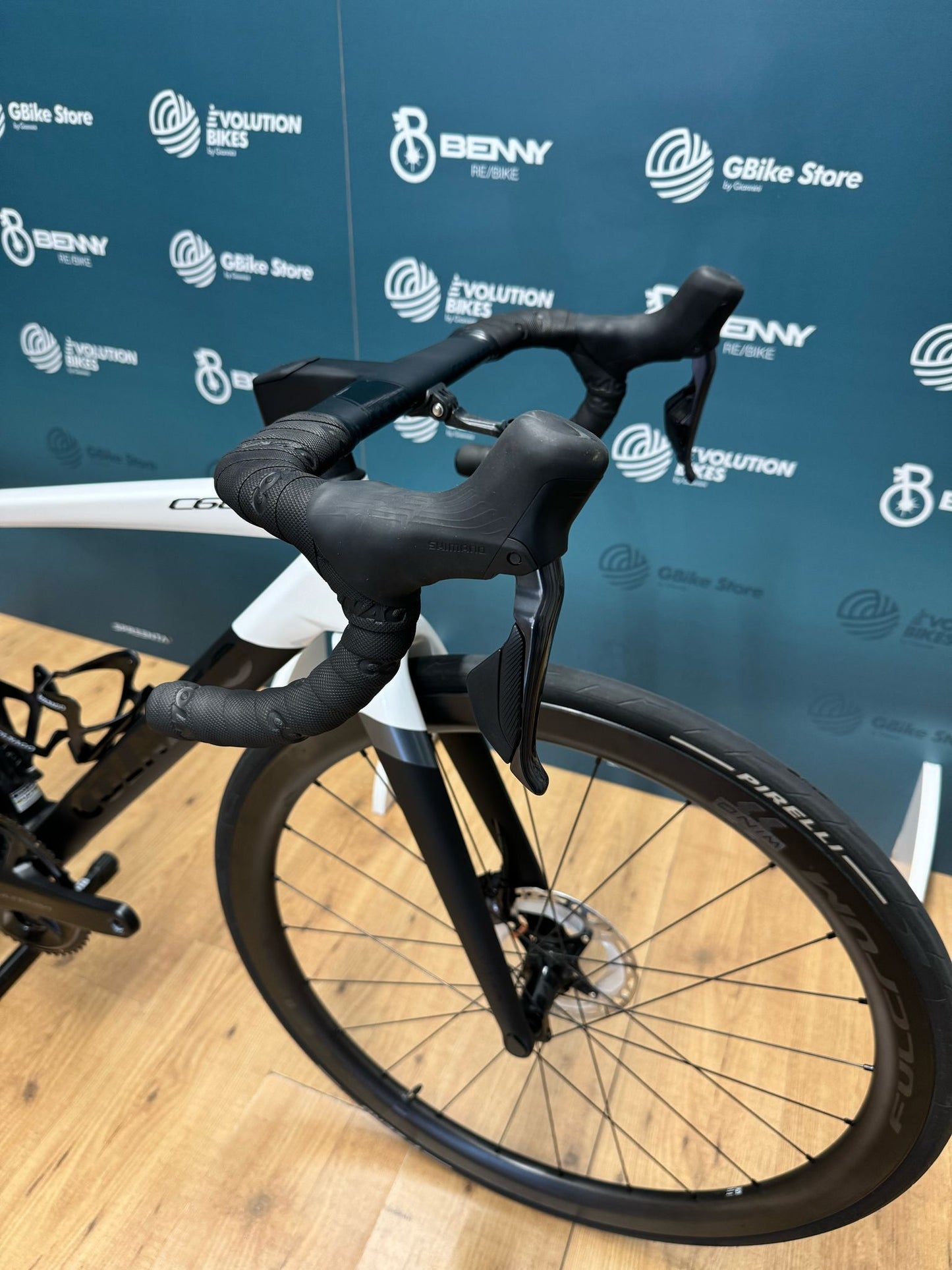 Colnago C68 Road Disc Ultegra Di2 Taille 42 - Utilisé