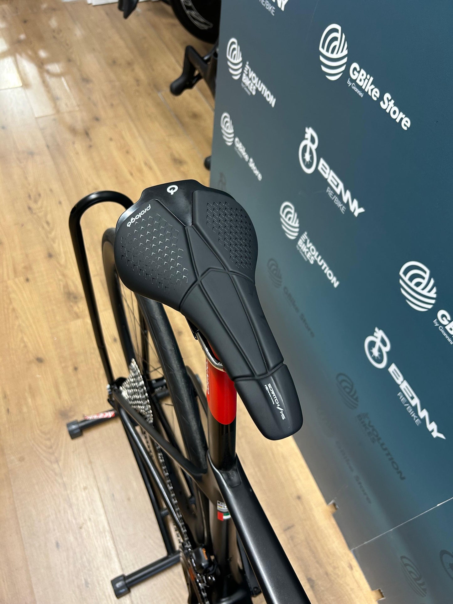 Colnago V4RS UAE EMIRATES Taille 455 - Utilisé