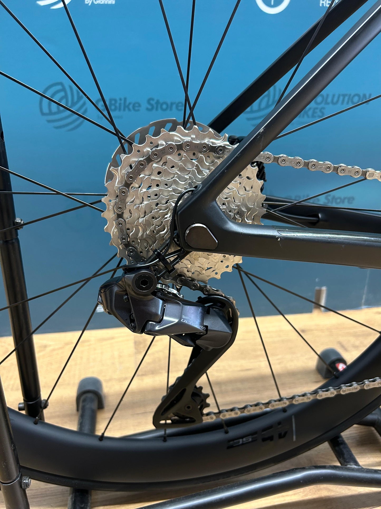 Colnago V4RS UAE EMIRATES Taille 455 - Utilisé