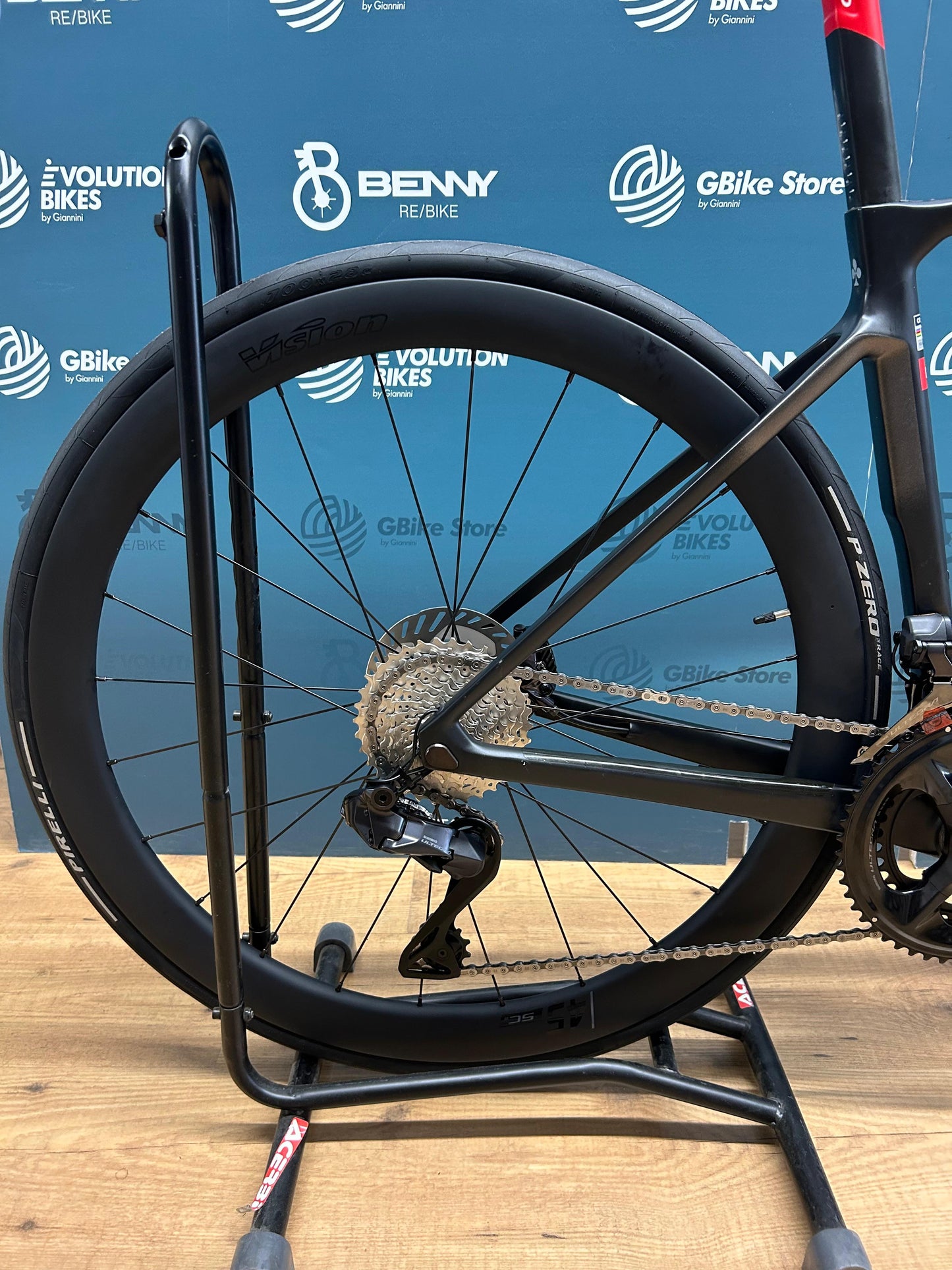 Colnago V4RS UAE EMIRATES Taille 455 - Utilisé