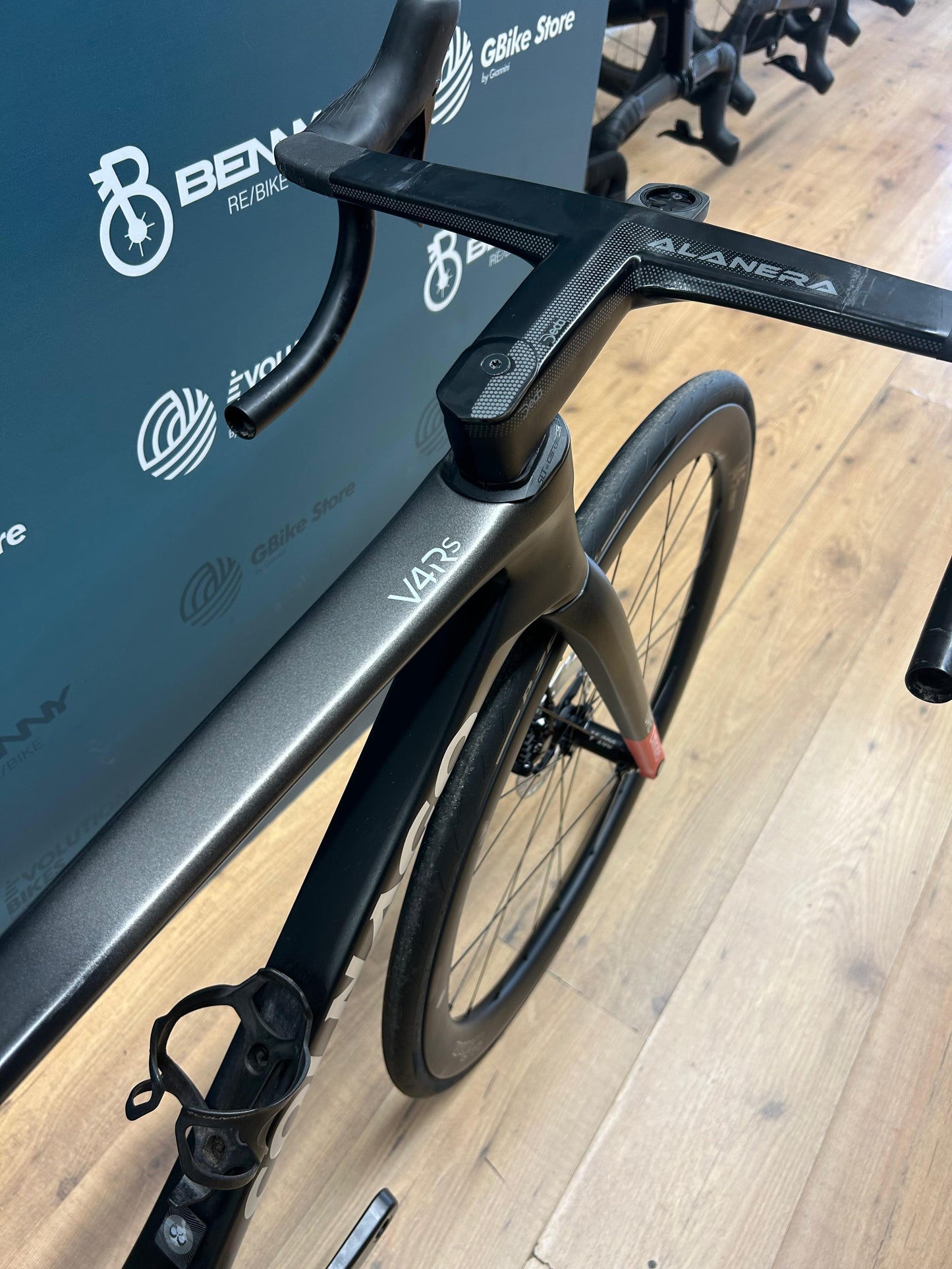 Colnago V4RS UAE EMIRATES Taille 455 - Utilisé