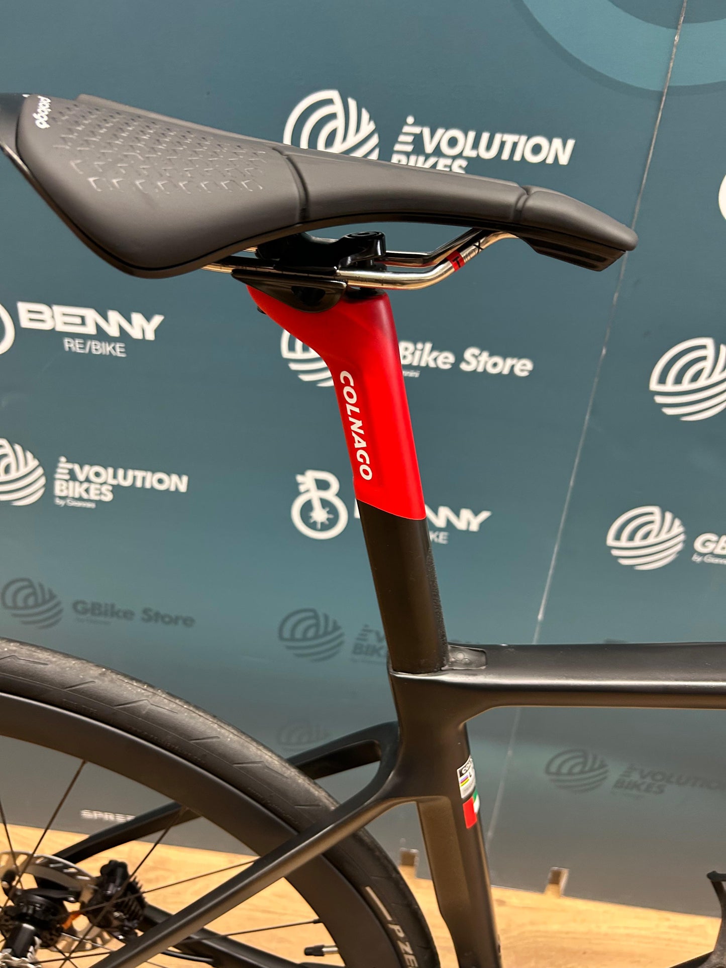 Colnago V4RS UAE EMIRATES Taille 455 - Utilisé