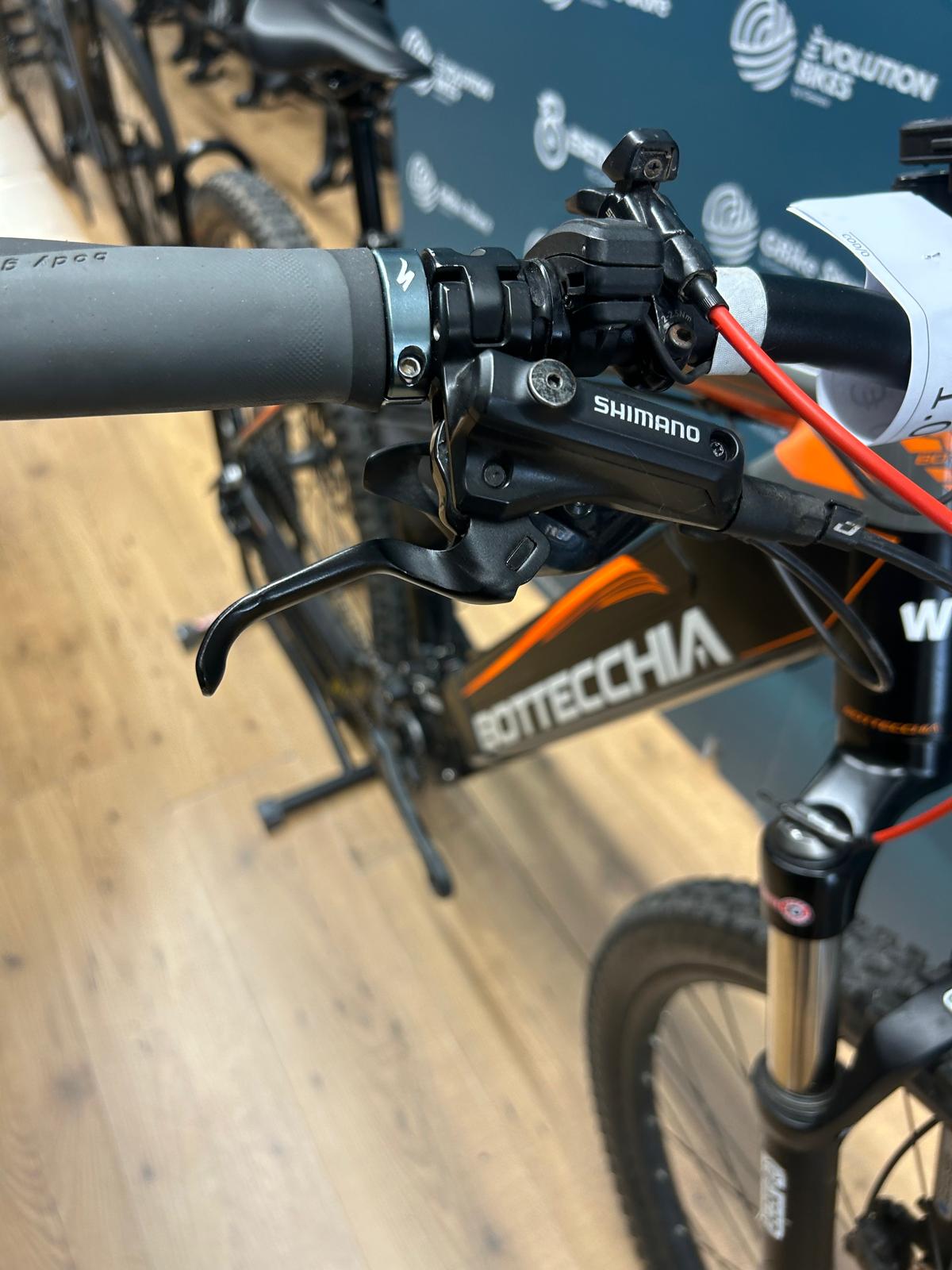 BotteCchia Watt tamaño 48 - Usado