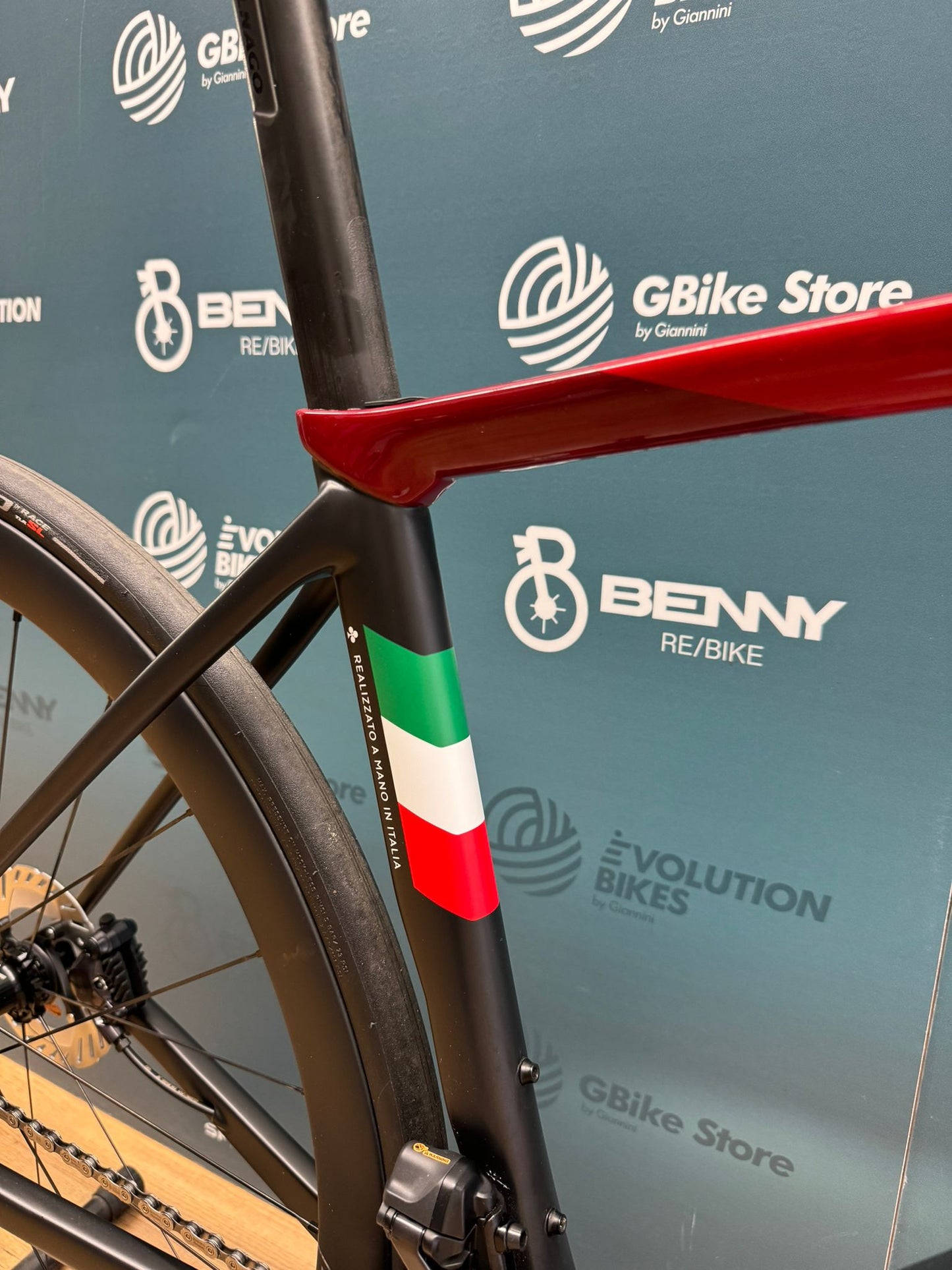 Colnago C68 Road Disc Ultegra Di2 12v Taglia 45.5 - Usata