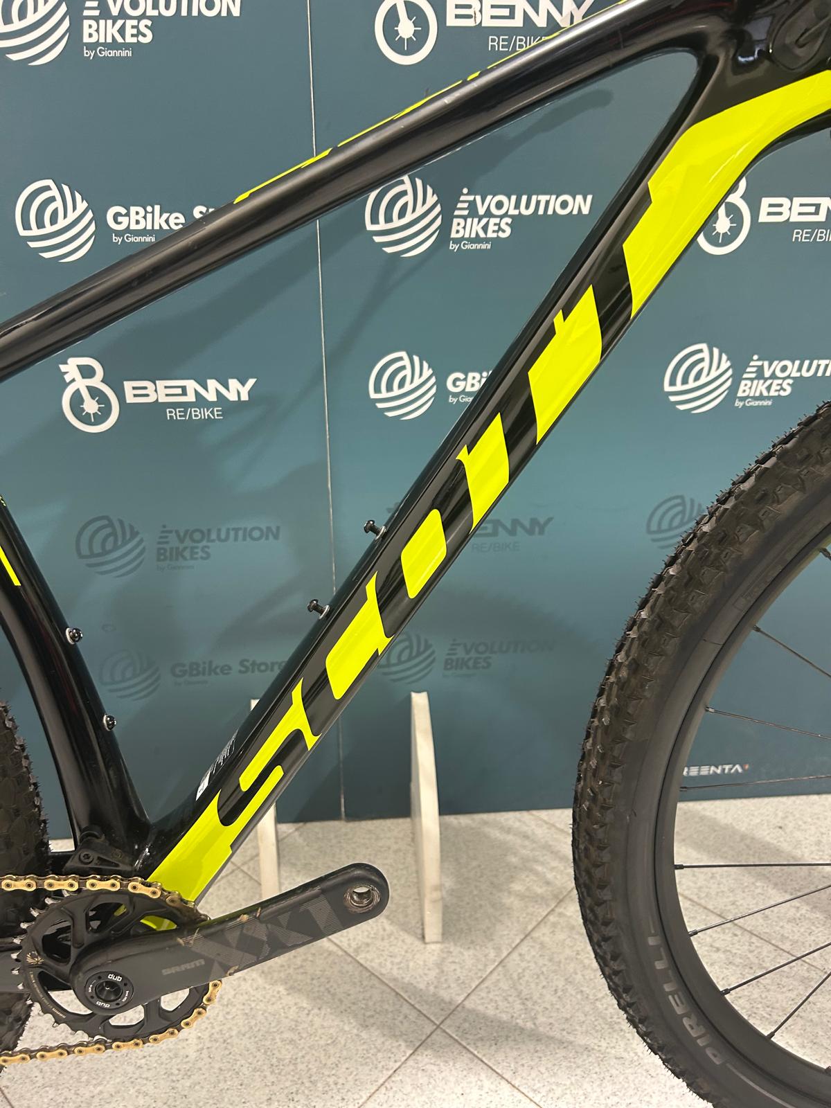 Scott Scale Tamaño de la Copa del Mundo RC 900 M - Usado