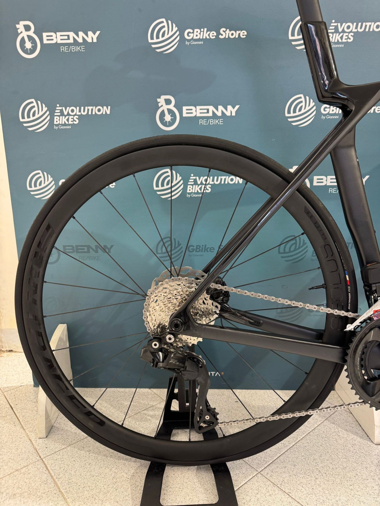 Trek Madone SL 6. 8. Januar 2025 Größe ML – Demo