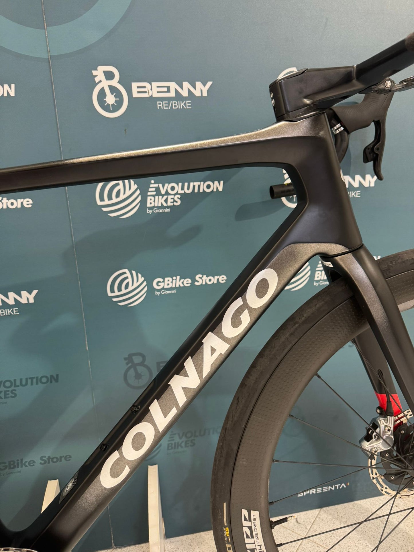 Colnago V4Rs AXS UAE Emirates Tamaño 510 - Usado