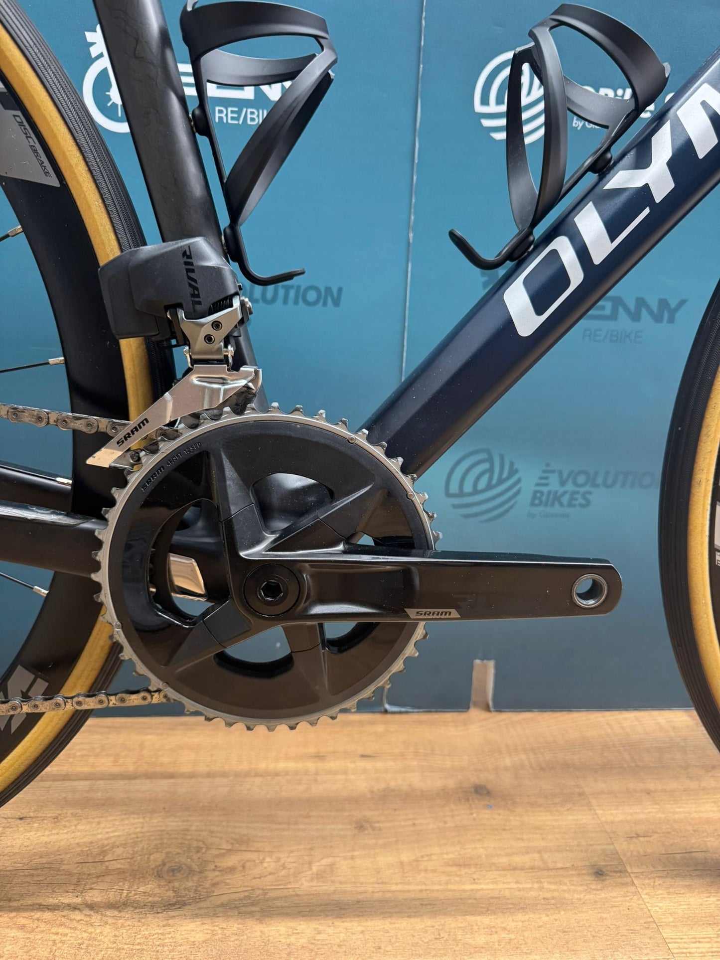 Olympia Leader Rival AXS Size L - Used