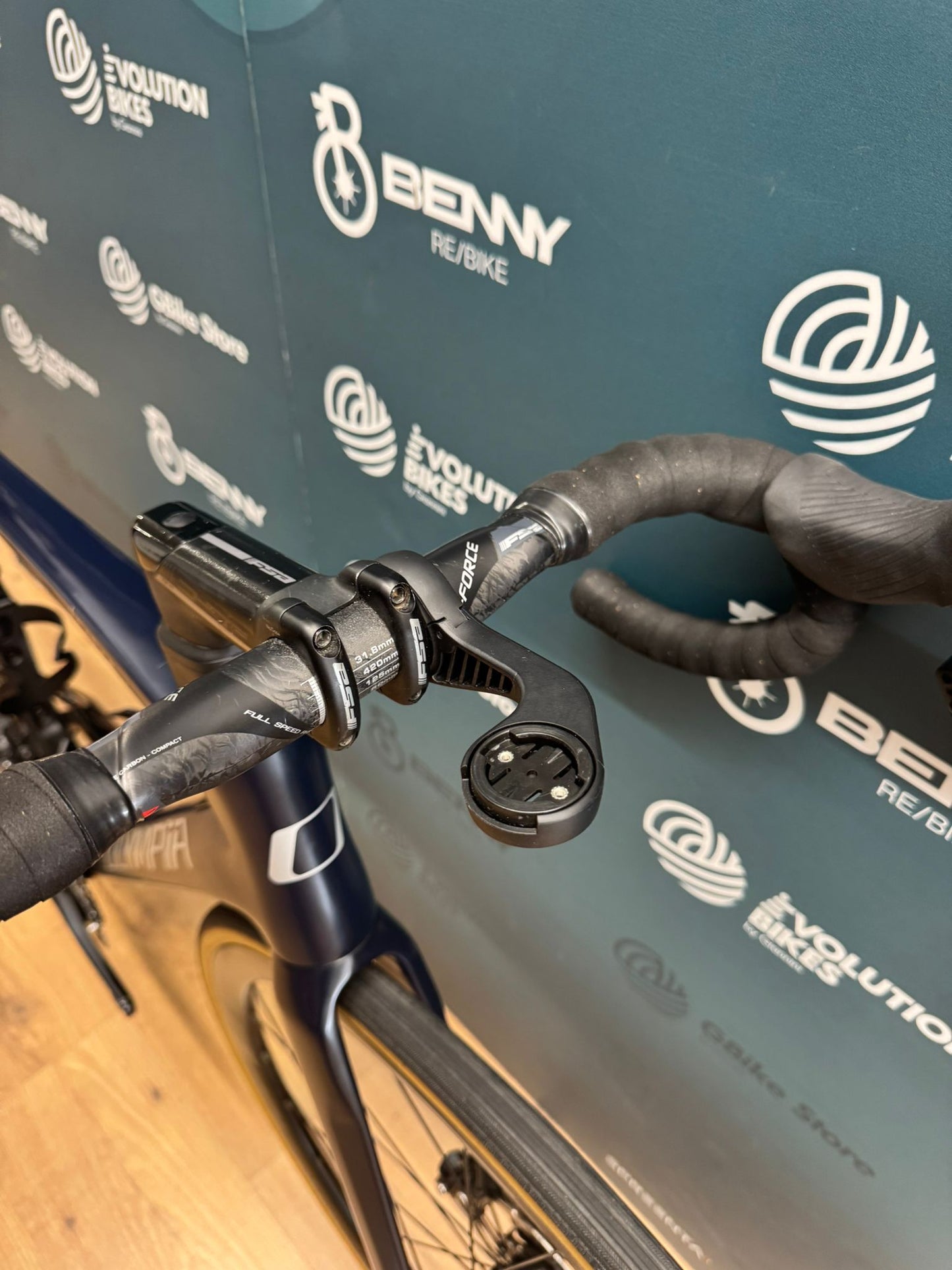 Olympia Leader Rival AXS Size L - Used