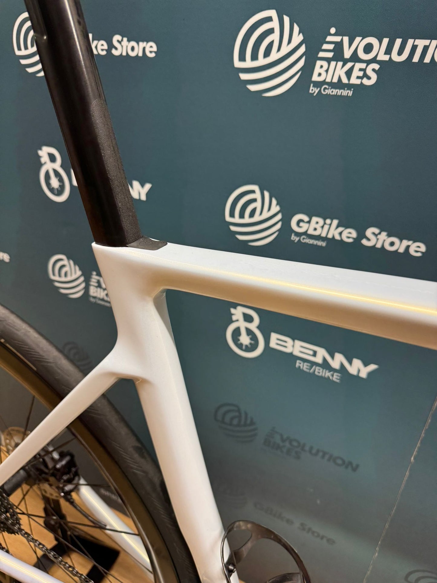 Colnago V4Rs Ultegra Di2 12v Size 550 - Used