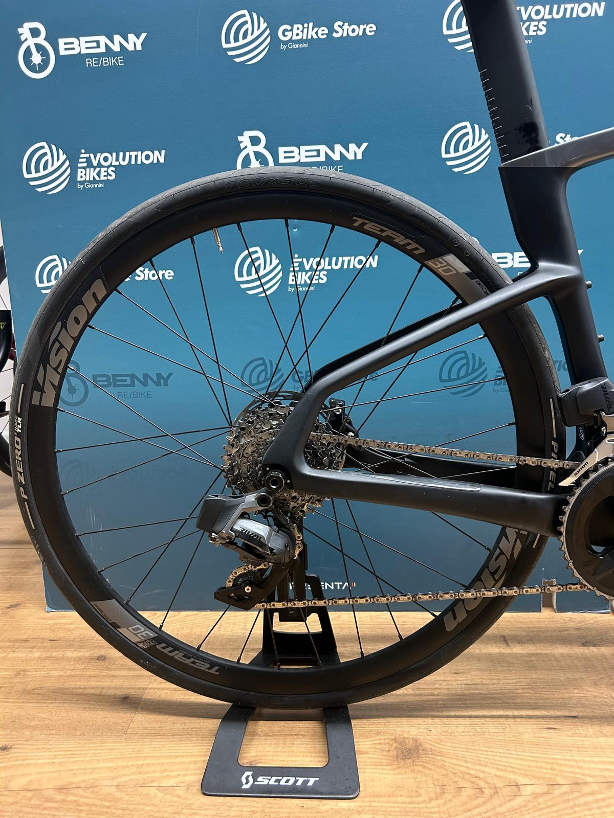 F-Moser Road - Rival Axs Size S - Used