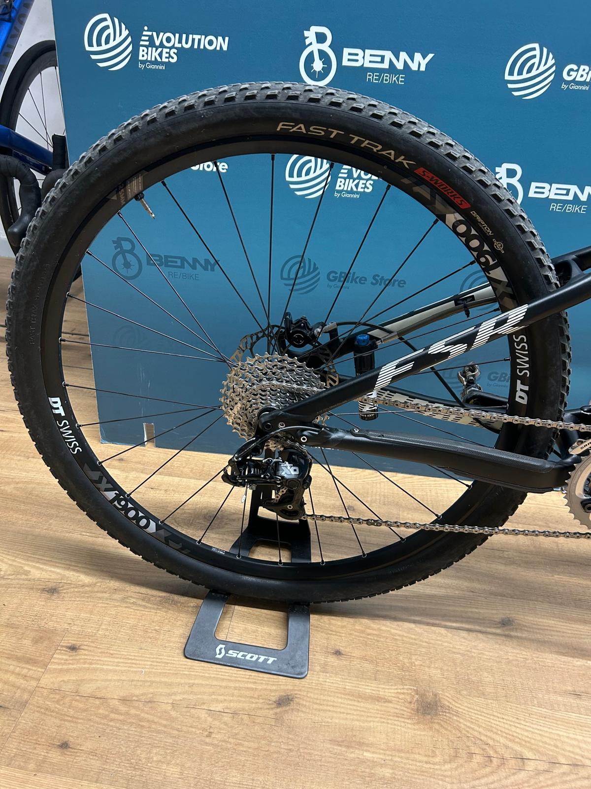 Tamaño de élite épico especializado M - Usado