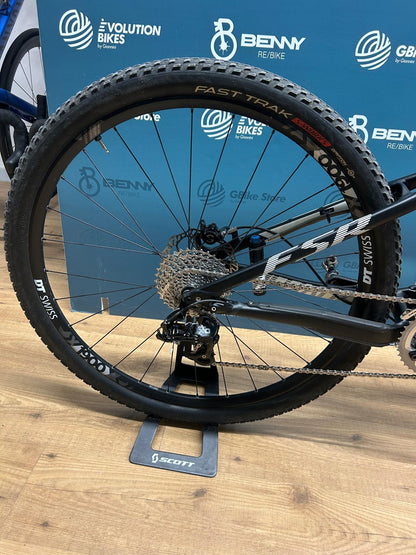 Tamaño de élite épico especializado M - Usado