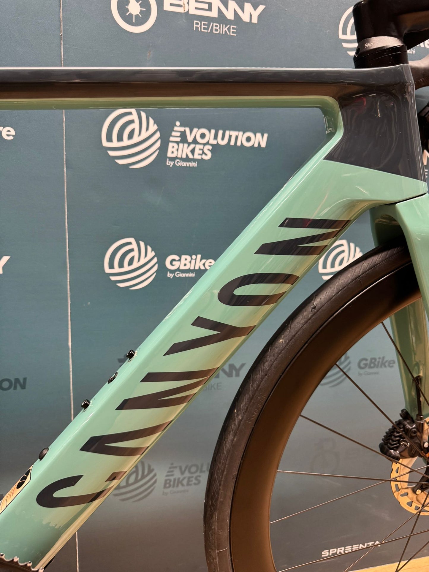 Canyon Aeroad CF SLX 8 Di2 Taille S - Utilisé