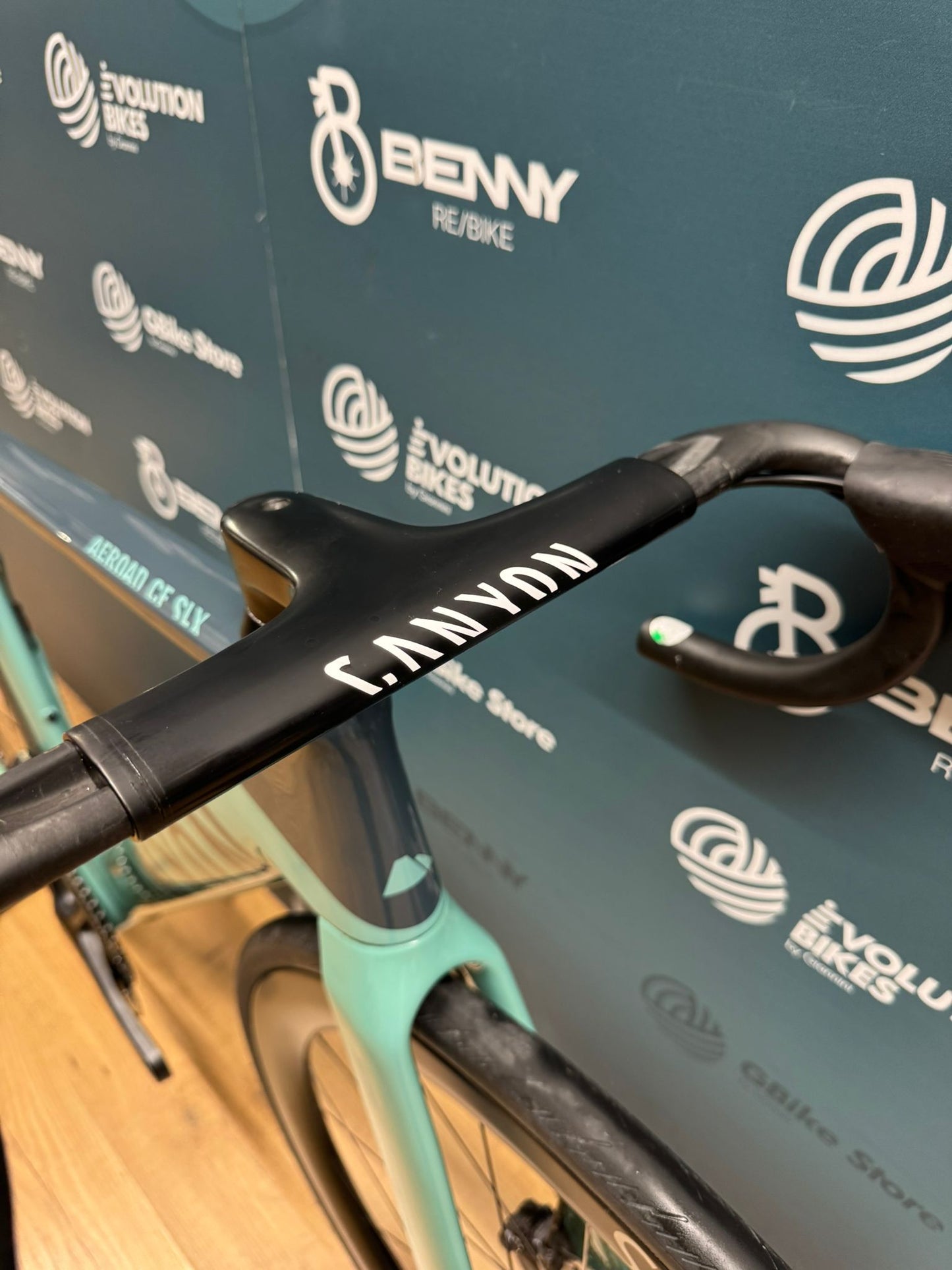 Canyon Aeroad CF SLX 8 Di2 Taille S - Utilisé