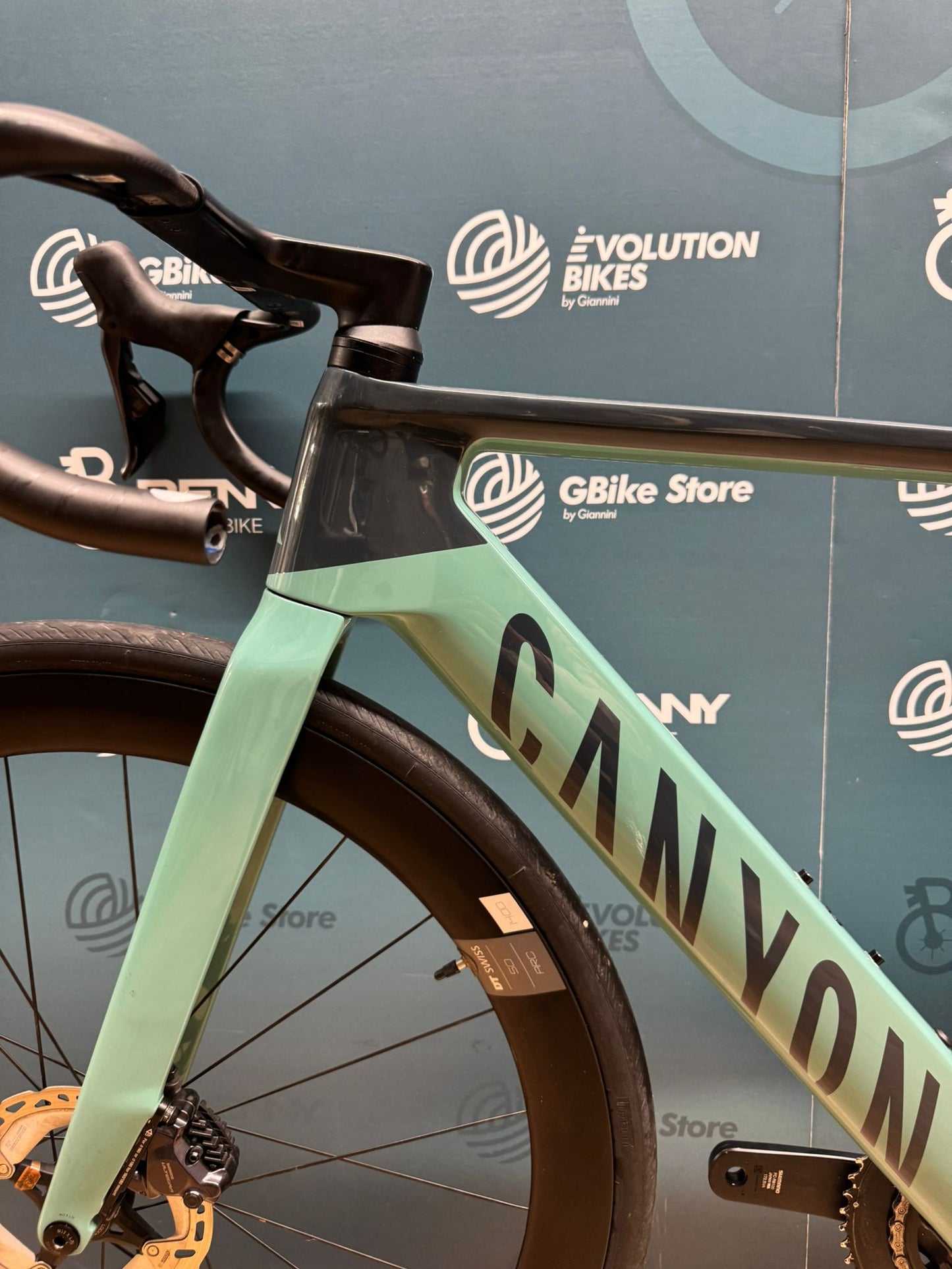 Canyon Aeroad CF SLX 8 Di2 Taille S - Utilisé