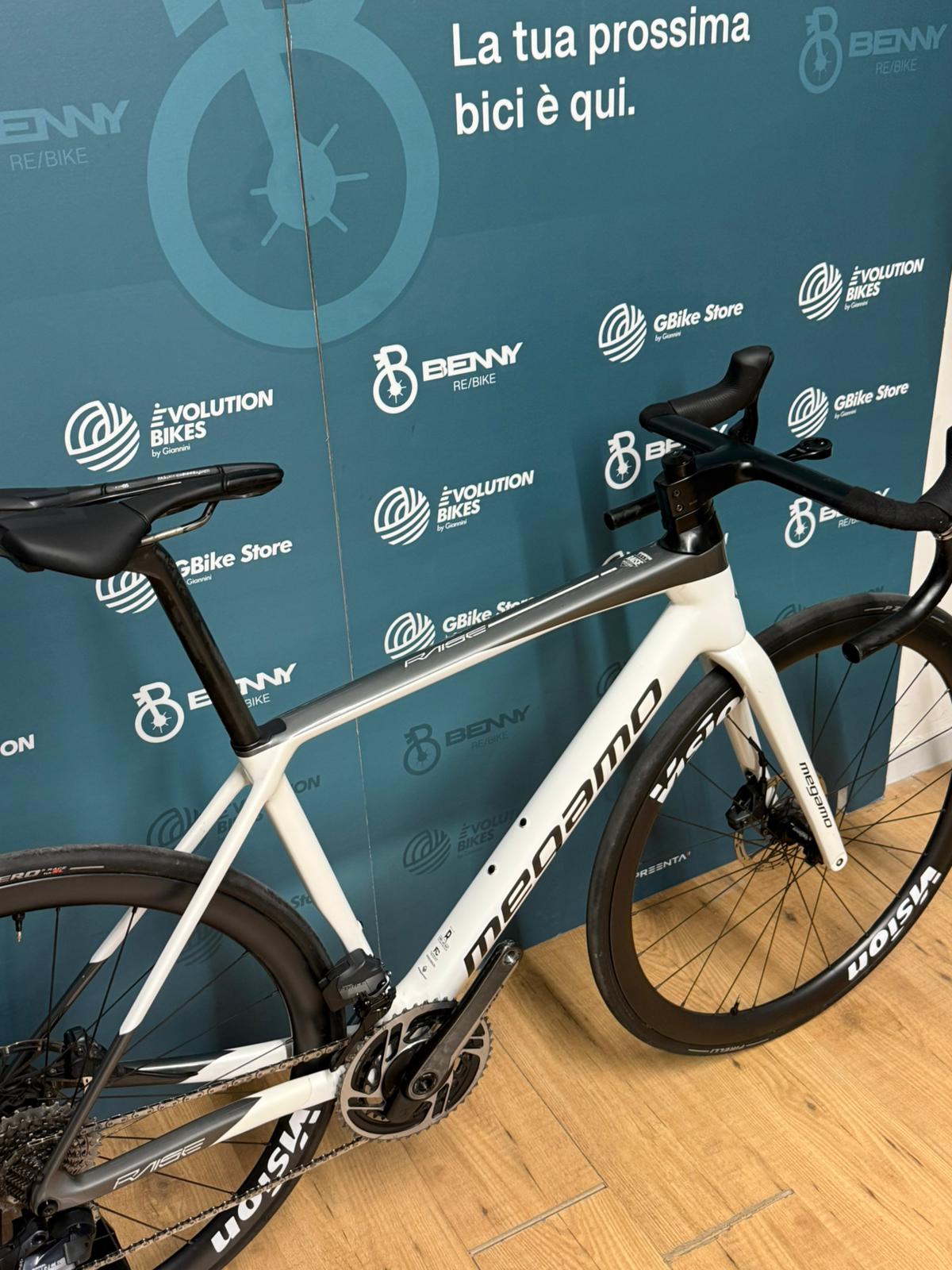 Megamo Raise coupe M - Utilisé