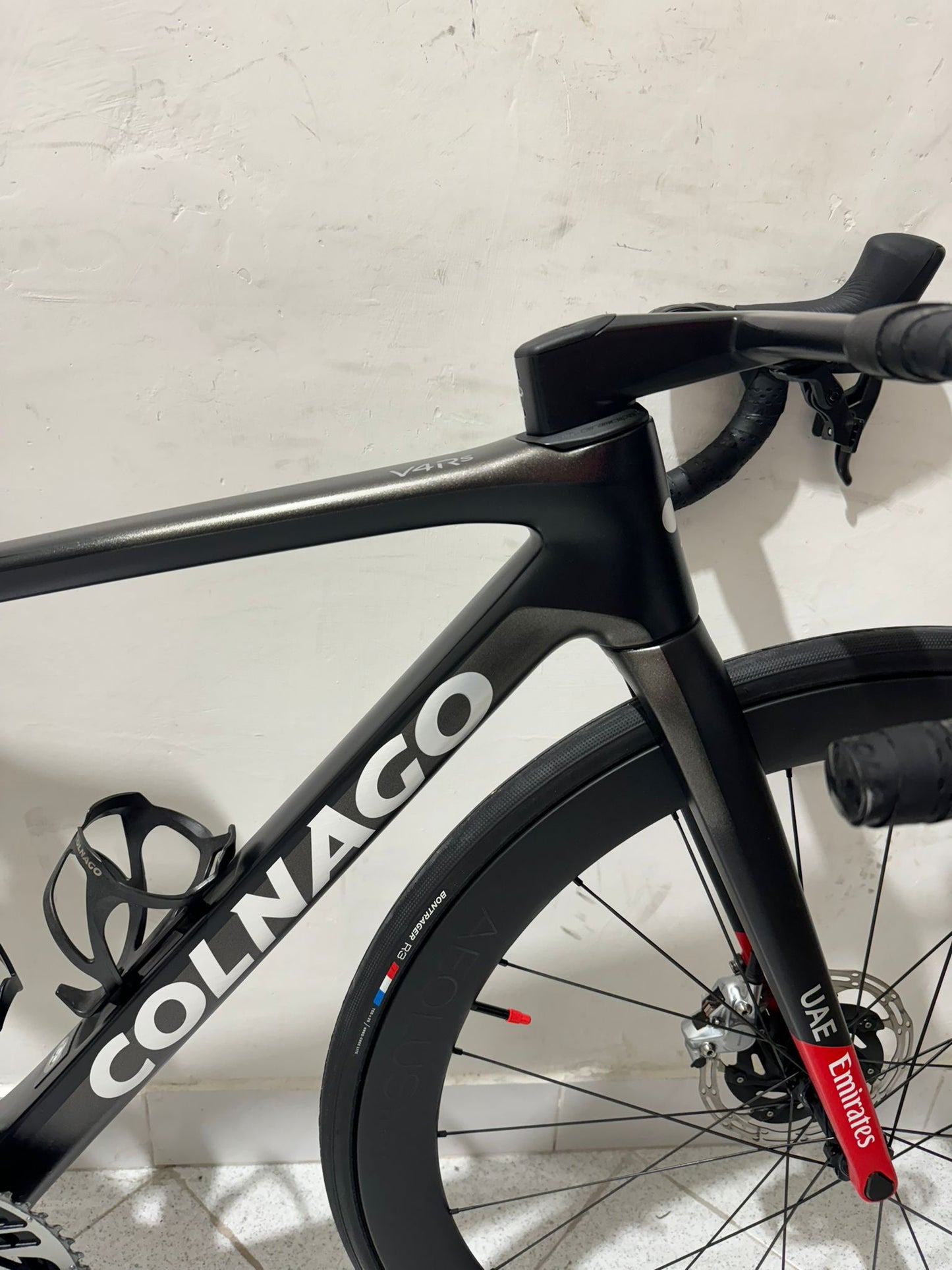 Colnago V4RS UAE EMIRATES Taille 42S - Utilisé