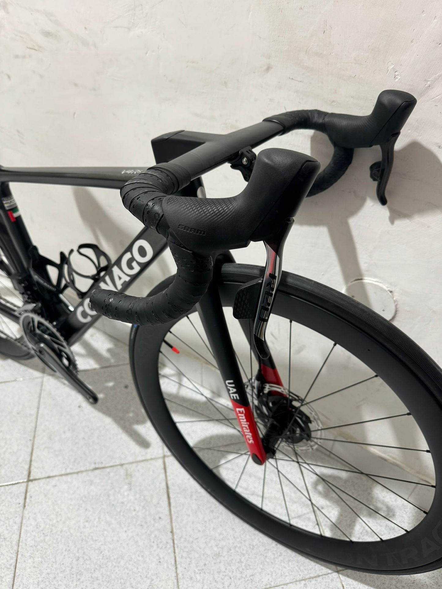 Colnago V4RS UAE EMIRATES Taille 42S - Utilisé